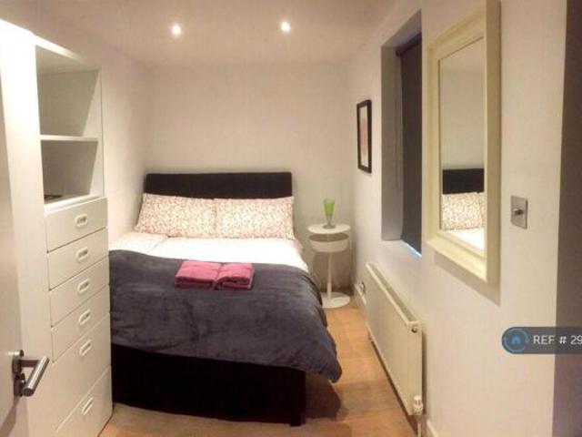 Flat for rent in Cat Hill