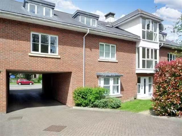 House for rent in Five Acres, Hertfordshire