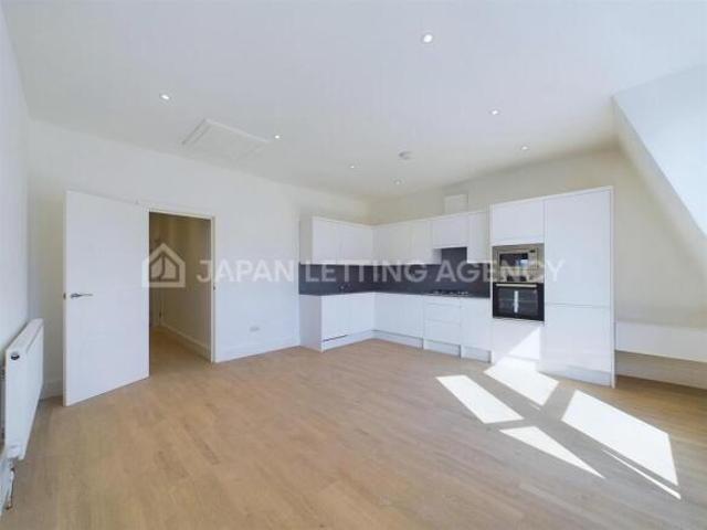 Flat for rent in Uxbridge, Greater London