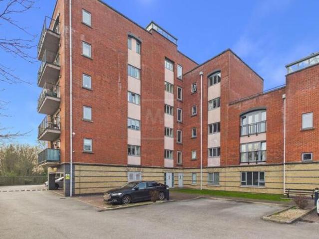 Flat for rent in Warrington