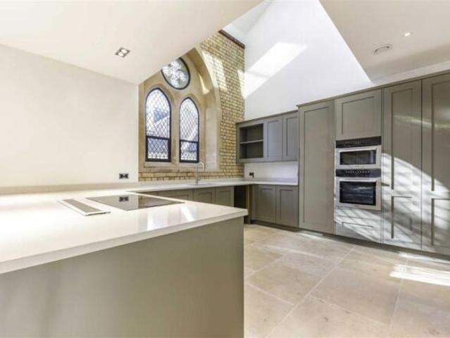 Flat for rent in Teddington, Greater London