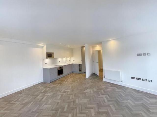Flat for rent in Poverest, Greater London