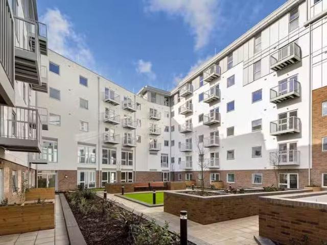 House for rent in Merrow, Guildford