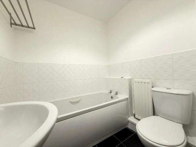 Flat for rent in Farnley, West Yorkshire