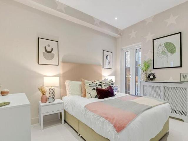 Flat for rent in Cat Hill