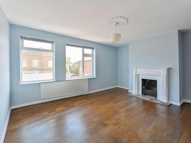 Flat for rent in Stockwell, Greater London