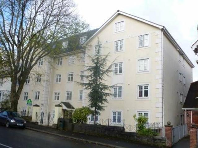 House for rent in Follaton, Strode