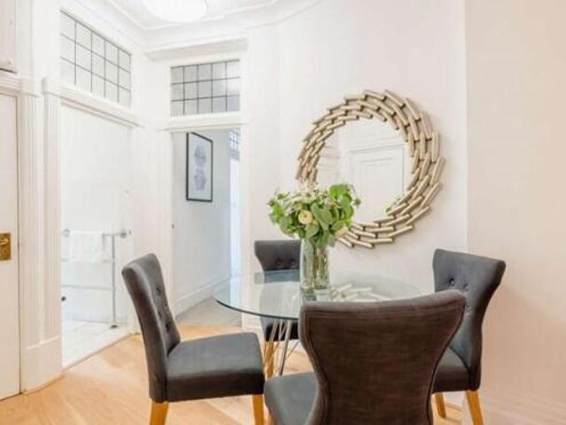 Flat for rent in St. John's Wood, Greater London