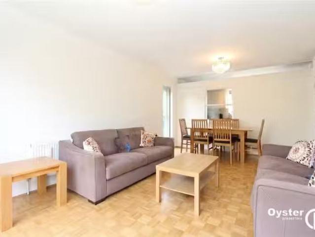 House for rent in Burnt Oak, Greater London