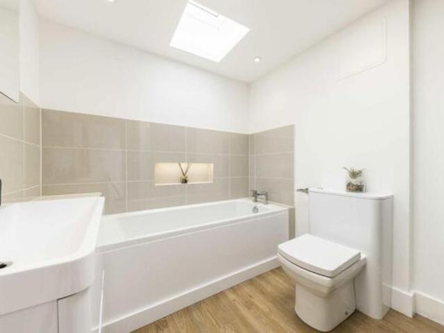 Flat for rent in London Borough of Ealing, Hanwell