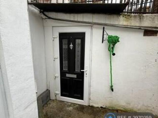 Flat for rent in Cat Hill