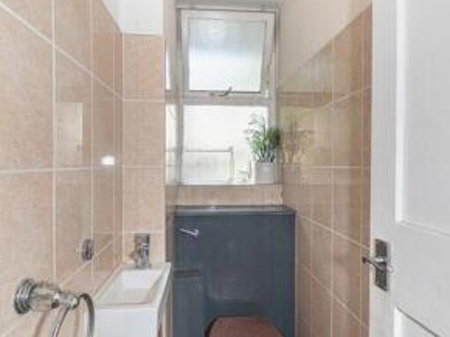 Flat for rent in Cat Hill