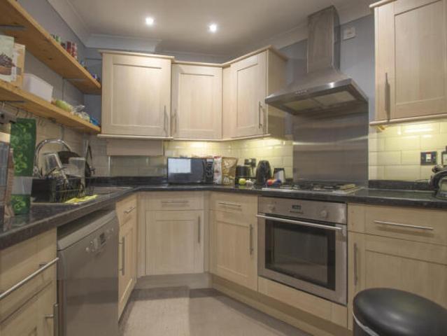 Flat for rent in South Lane, West Yorkshire