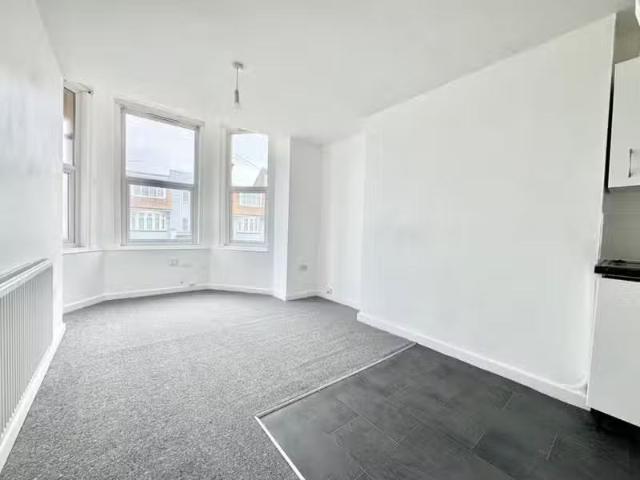 House for rent in Cliftonville West, Acol