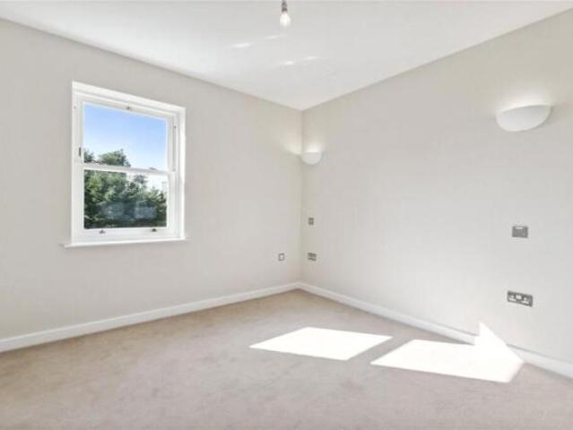 Flat for rent in Chiswick, Greater London
