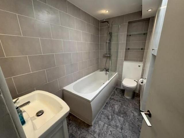 Flat for rent in Cat Hill