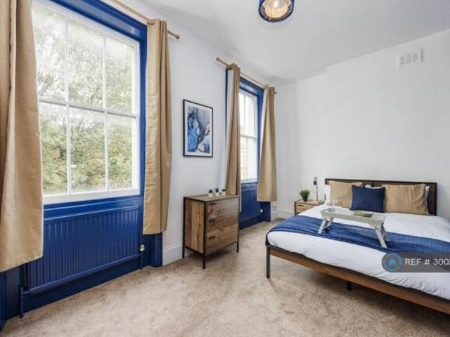 Flat for rent in Cat Hill