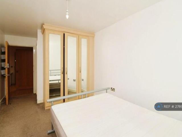 Flat for rent in Cat Hill