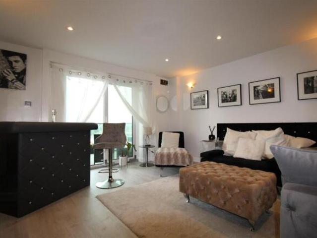 Flat for rent in Enfield, Greater London