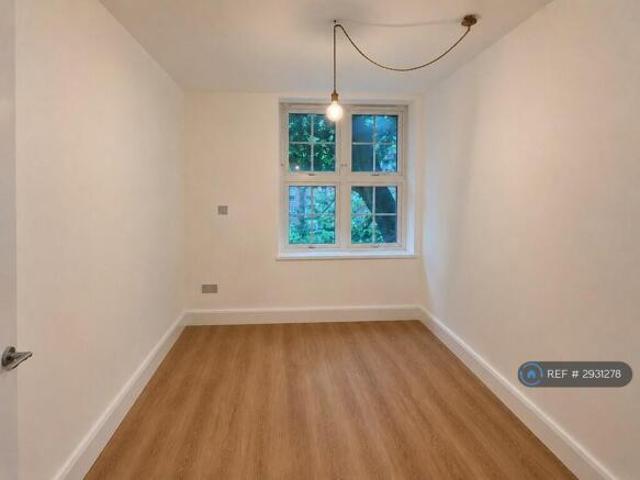 Flat for rent in Cat Hill