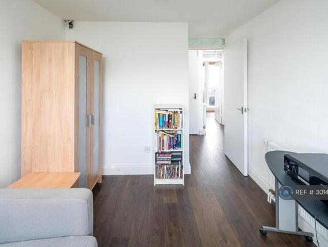 Flat for rent in Cat Hill