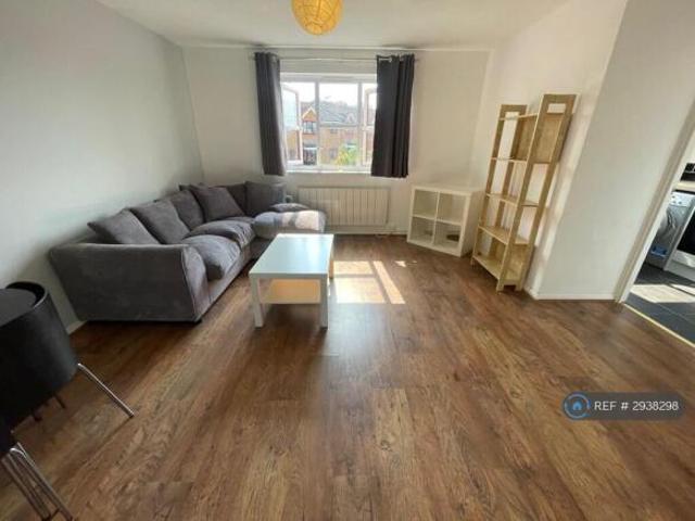 Flat for rent in Cat Hill