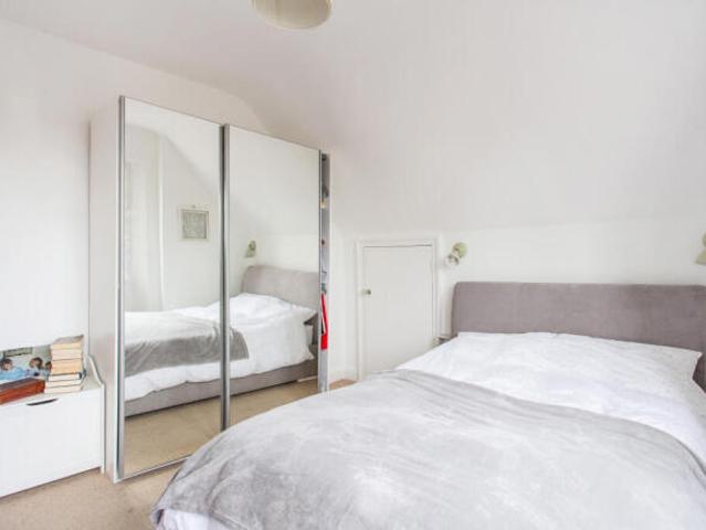 Flat for rent in Cat Hill
