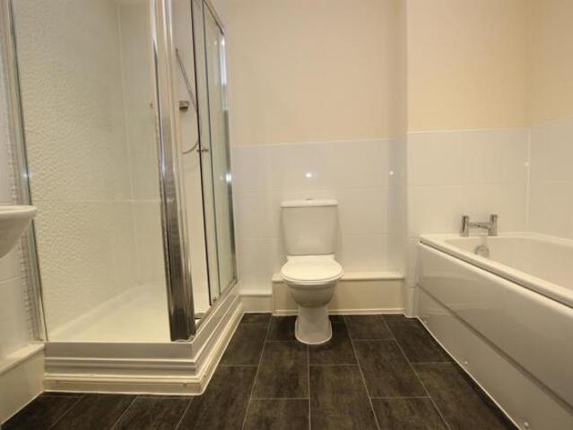 Flat for rent in Lee Bank, Greater Manchester