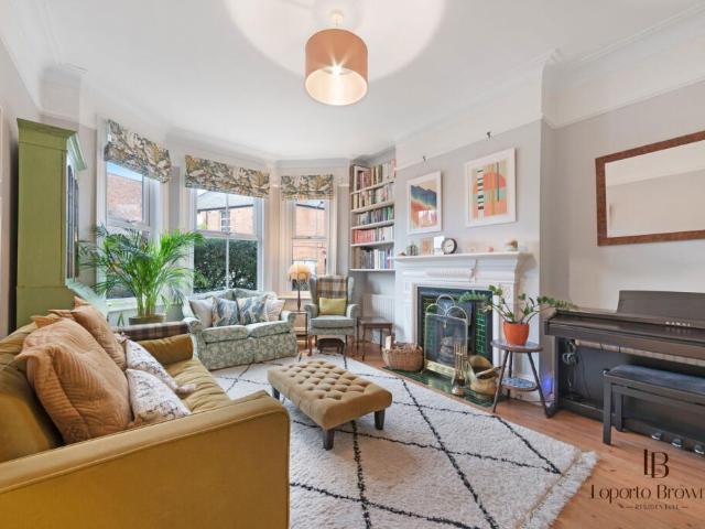 Flat for rent in Cricklewood, Brent