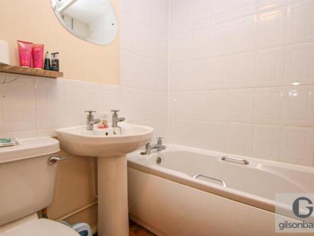 Flat for rent in New Catton, East Bank