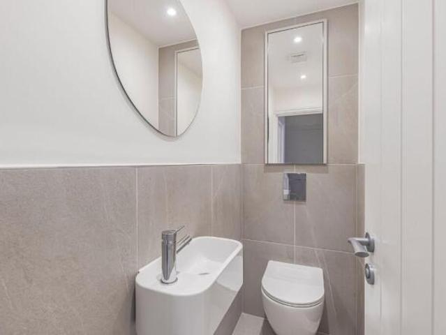Flat for rent in Cat Hill