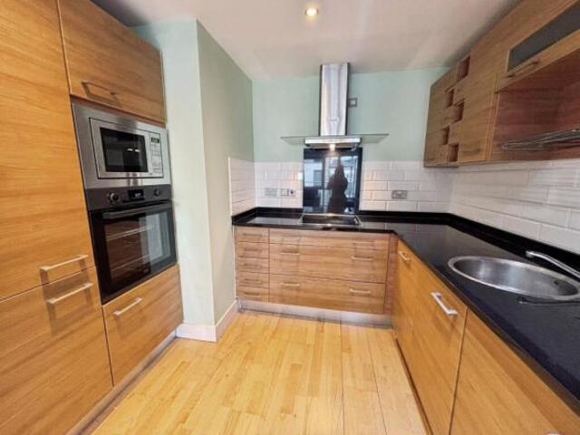 Flat for rent in Wortley, West Yorkshire