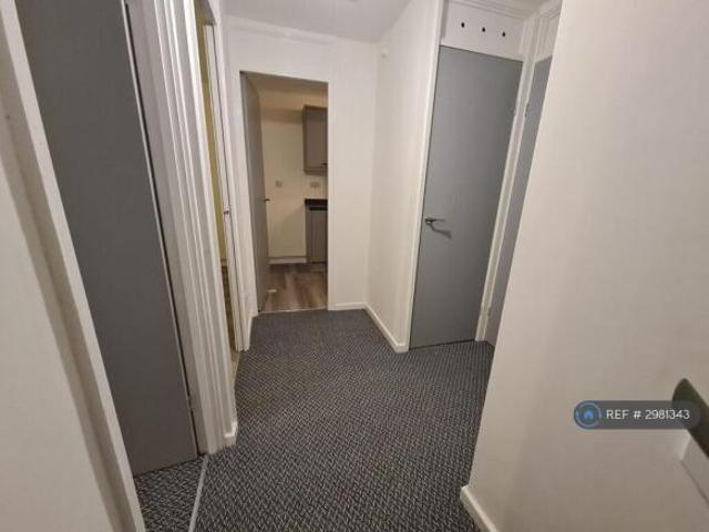 Flat for rent in Merryhill, West Midlands