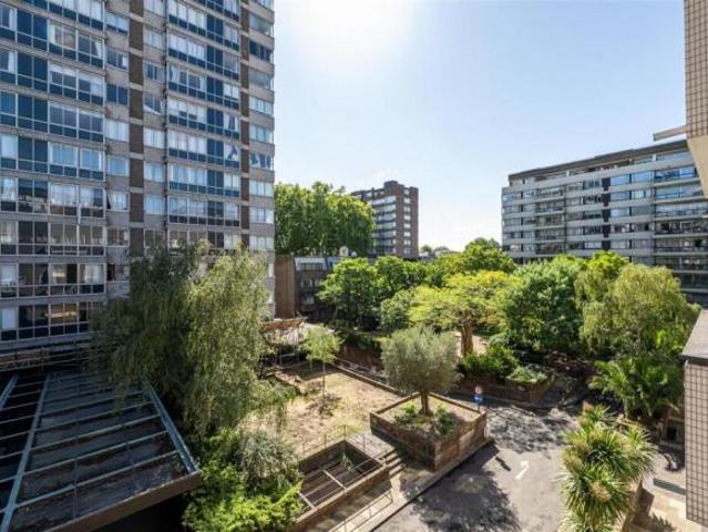 Flat for rent in Cat Hill