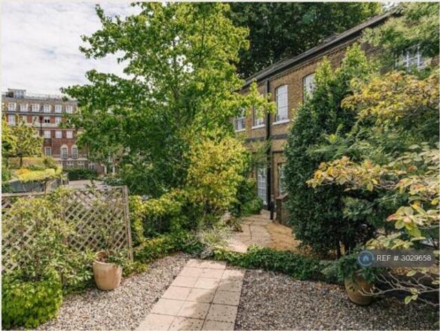 Flat for rent in Cat Hill