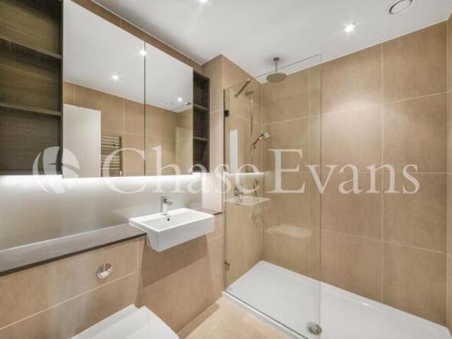 Flat for rent in Elephant and Castle, Greater London