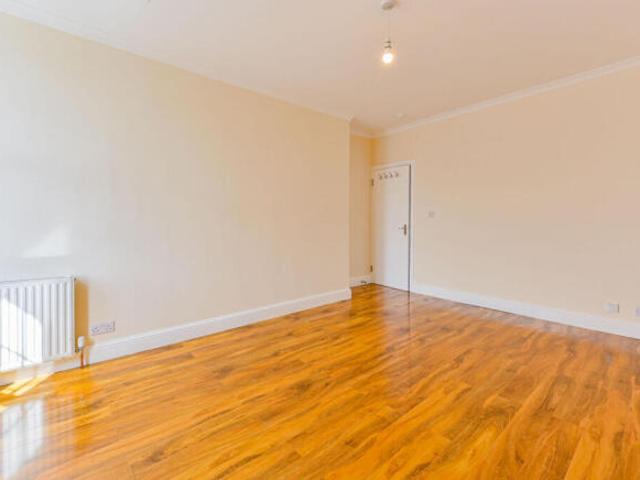 Flat for rent in Acton, Greater London