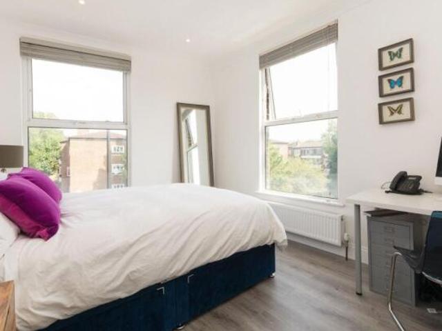 Flat for rent in Acton, Greater London