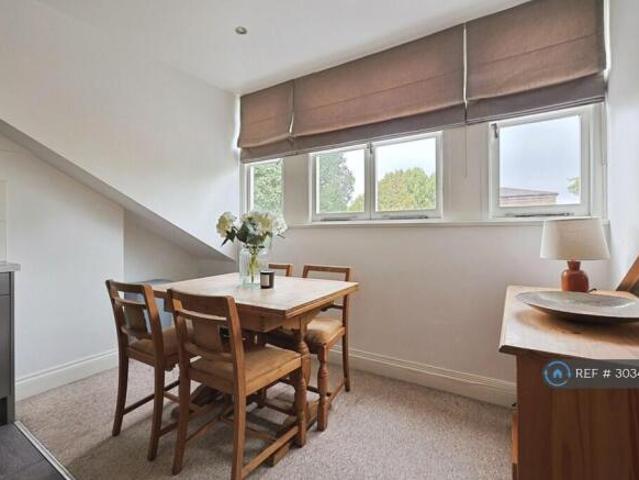 Flat for rent in London Borough of Ealing, Greater London