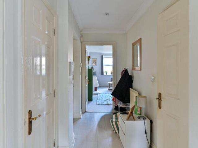 Flat for rent in Tooting Graveney, Isle Of Man