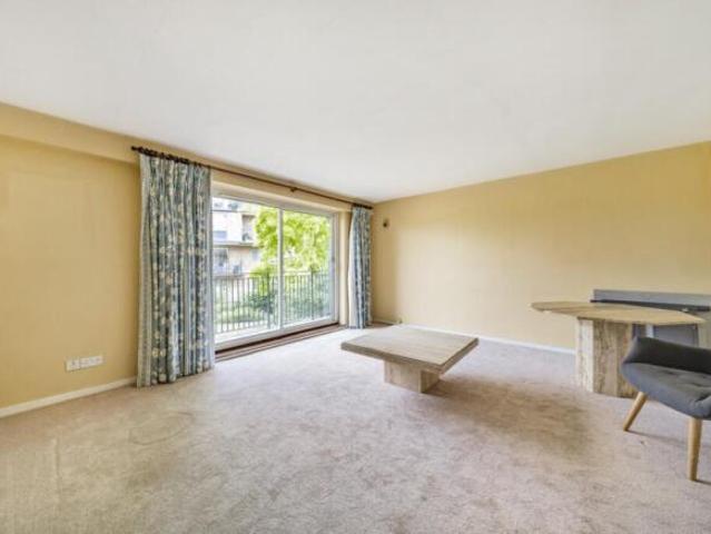 Flat for rent in Cat Hill