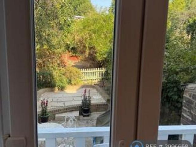 Flat for rent in Cat Hill