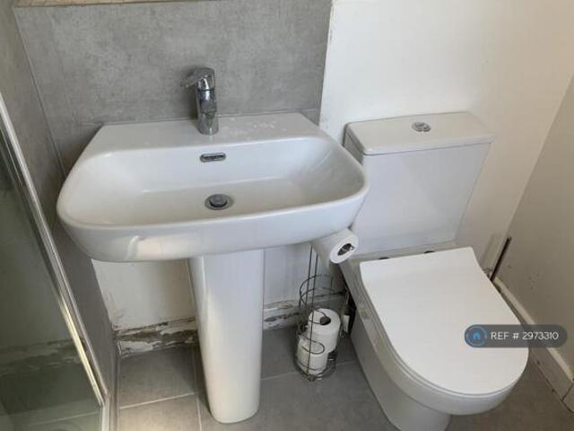 Flat for rent in Cat Hill