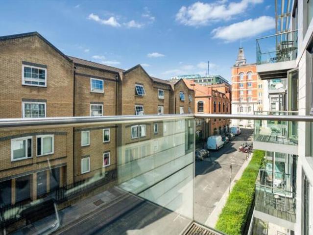 Flat for rent in Cat Hill