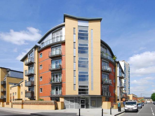Flat for rent in Sands End
