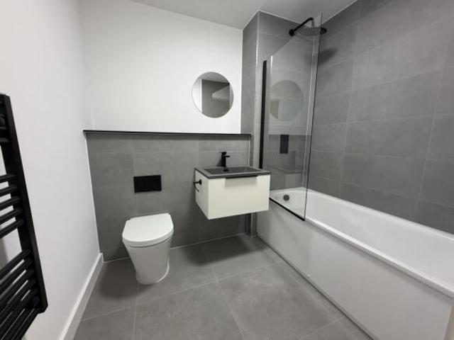 Flat for rent in South Lane, West Yorkshire