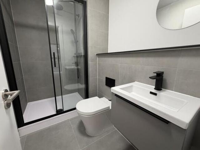 Flat for rent in South Lane, West Yorkshire