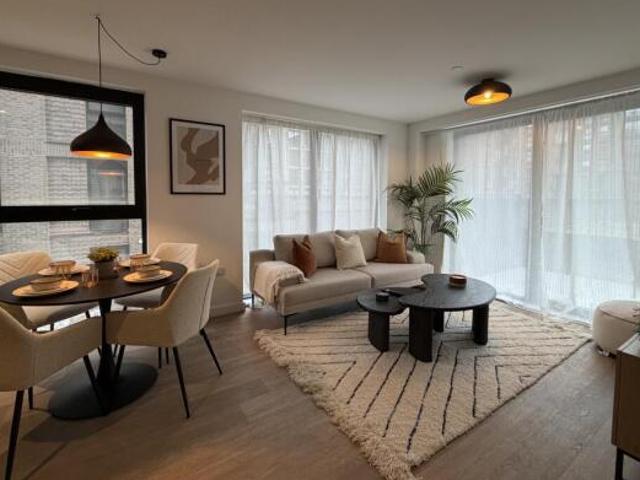 Flat for rent in South Lane, West Yorkshire