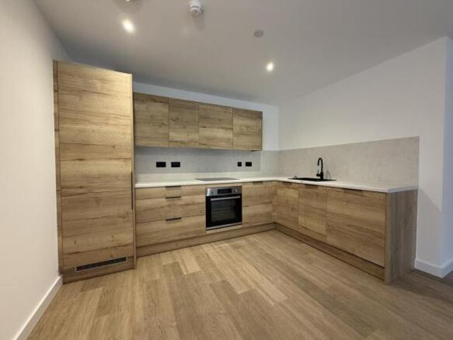 Flat for rent in South Lane, West Yorkshire