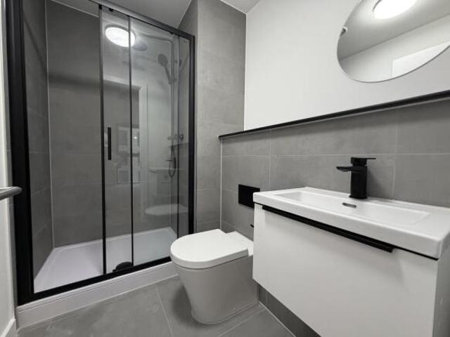 Flat for rent in South Lane, West Yorkshire